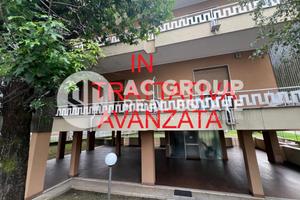 Saronno - ampio trilocale in Via Varese 104