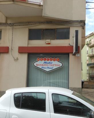 Locale commerciale affittato in via De Amicis