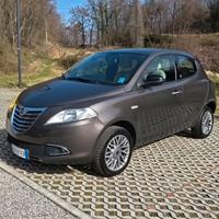 Lancia Ypsilon 0.9 TwinAir Benzina/Metano di serie