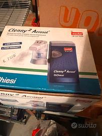 Aerosol da viaggio con tutti gli accessori