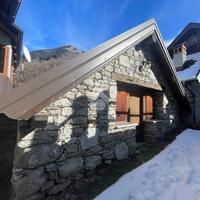 CASA SEMINDIPENDENTE A BANNIO ANZINO