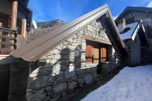 CASA SEMINDIPENDENTE A BANNIO ANZINO