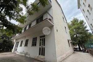 5 LOCALI A CHIETI