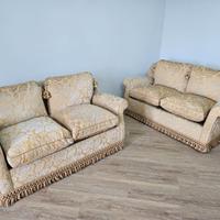 Coppia di divani di rappresentanza