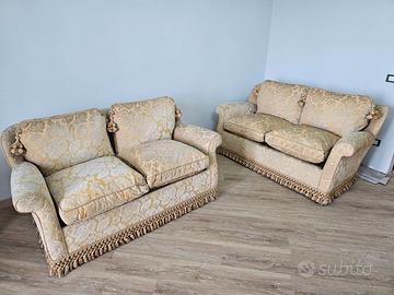 Coppia di divani di rappresentanza