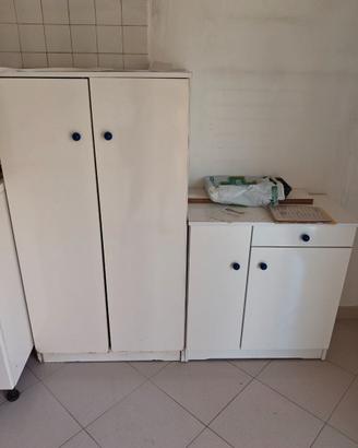 Due mobiletti cucina