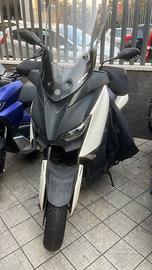 Yamaha Xmax 300