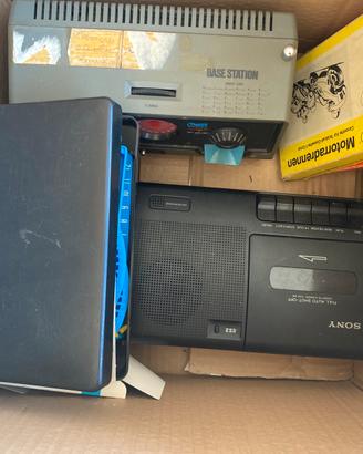 Materiale vintage elettrico ed elettronico.