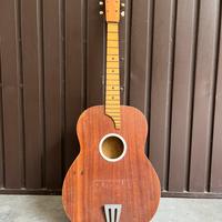 chitarra classica in legno SENZA corde
