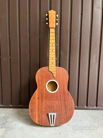 chitarra classica in legno SENZA corde