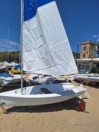 PICCOLA DERIVA A VELA REMI DERIVA A VELA HUNTER 90