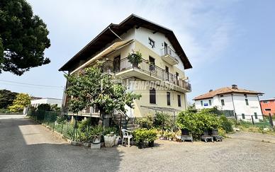 VILLA BIFAMIGLIARE CON GIARDINO A SANDIGLIANO!