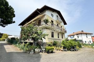 VILLA BIFAMIGLIARE CON GIARDINO A SANDIGLIANO!