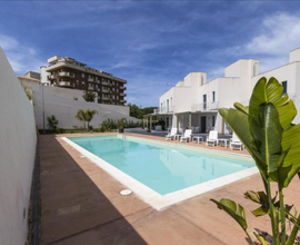 Casa vacanze con piscina a due passi dal mare