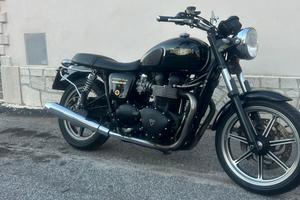Triumph bonneville