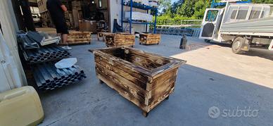 lavorazioni e assemblaggio di vasi in legno 