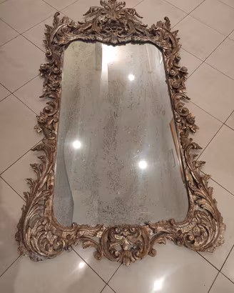 Specchiera antica barocca con cornice intagliata