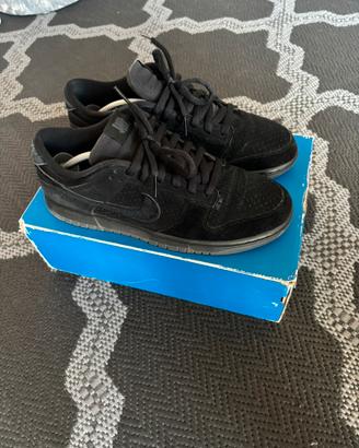 NIKE dunk low sp undefeated