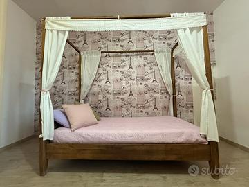 Letto singolo a baldacchino in legno