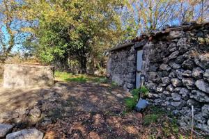 Terreno con rustico a Castiglione di Sicilia