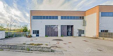 CAPANNONE A CARPIANO