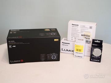 Panasonic Lumix GH5 con Leica 12-60mm e accessori