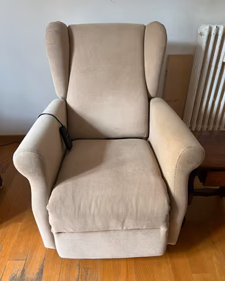 Poltrona alzapersone per anziani