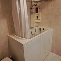 Vasca da bagno per anziani /disabili . 