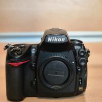 Nikon D700 con MB-D10 (pari al nuovo)