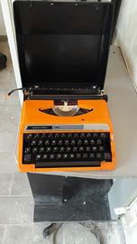 Macchina da scrivere Silver Reed 100