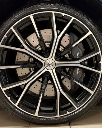 CERCHI NUOVI GRANTURISMO, DA 2.350 A 1.800 €