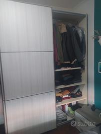 Armadio ad ante scorrevoli