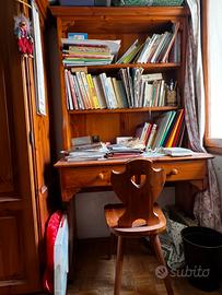 Scrivania con rialzo tutto legno pino