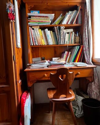 Scrivania con rialzo tutto legno pino