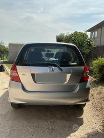 macchina honda jazz 2005