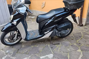 scooter yamaha xenter 150