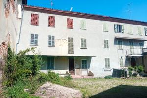 Viarigi paese: trifamiliare da ristrutturare