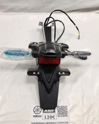 PORTATARGA ORIGINALE COMPLETO DI FRECCE E LUCE PER