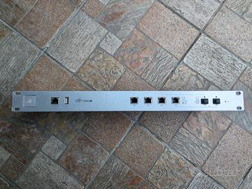 Ubiquiti Unifi USG PRO 4 - Security Gateway Router