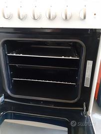 Cucina a gas  con forno elettrico