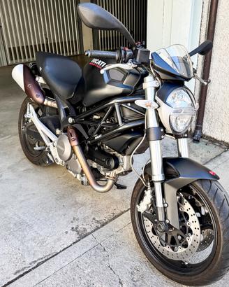 Ducati Monster 696 Dark