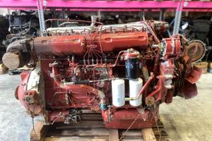 Motore 330.30 iveco 8210.22 x