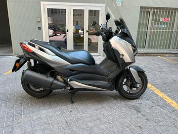 XMAX 300
