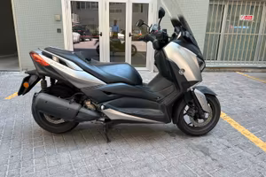 XMAX 300