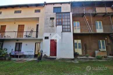 CASA DI CORTE A ROMANO CANAVESE