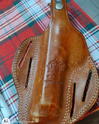 Custodia pistola k in cuoio.