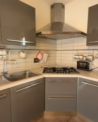 Cucina Berloni grigio lucido completa