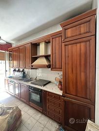 Cucina classica in Vero legno Massello