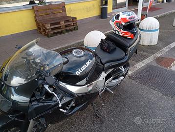 Suzuki GSX r 600 srad