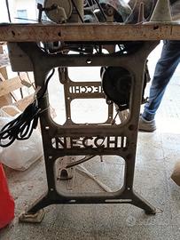 macchina da cucire Necchi vintage funziona nte